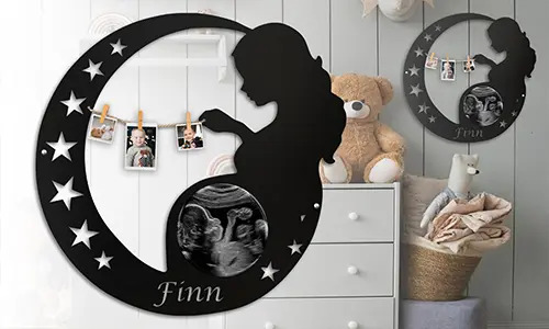 galería-decoración-de-pared-metal-con-imágenes-de-ecografías-y-fotos-personalizadas-para-futura-mamá-2