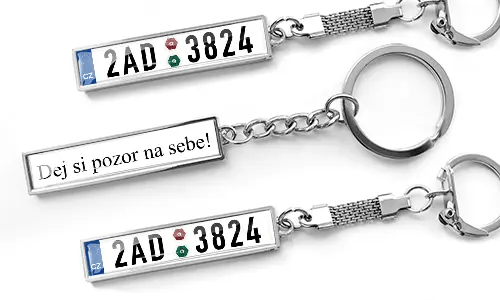 Kovové klíčenky v obchodním stylu s vlastním textem na poznávací značce a gravírovanou zprávou