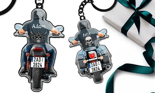 Spersonalizowany brelok motocyklowy z imieniem i tablicą – prezent dla twojego brata