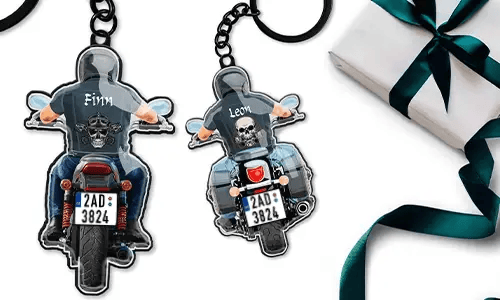 Llavero de moto personalizado con nombre y matrícula – regalo para tu hijo