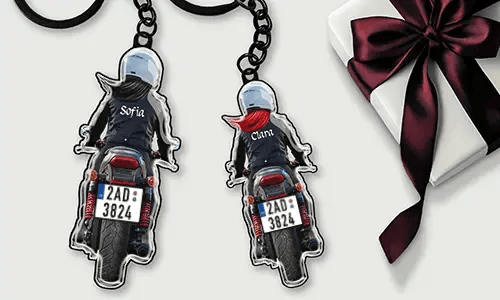 Llavero personalizado de moto con nombre y matrícula – regalo para tu madre