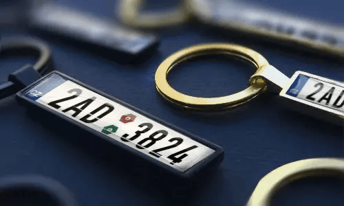 Metall-Kennzeichen-Schlüsselanhänger mit personalisierten Botschaften – ideale Geschenkideen