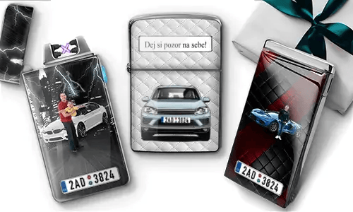 Drei personalisierte Feuerzeuge mit unterschiedlichen auto­bezogenen Motiven. Das mittlere Feuerzeug trägt die Aufschrift „Hab dich lieb, Papa!“ vor einem gesteppten Hintergrund.
