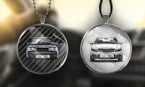Innenspiegelanhänger in zwei Varianten mit unterschiedlichen Hintergründen und Anhängerketten autodeko innenspiegel