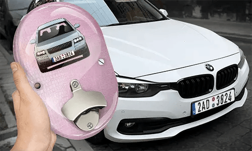 flaschenöffner wand Oval mit dem Auto auf dem Hintergrund wand bieröffner