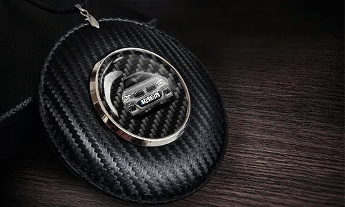 autospiegelanhänger mit foto auf dem Tisch Rückspiegelanhänger