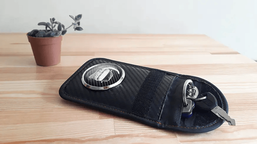 Bilnøkkelskjerm med RFID-beskyttelse